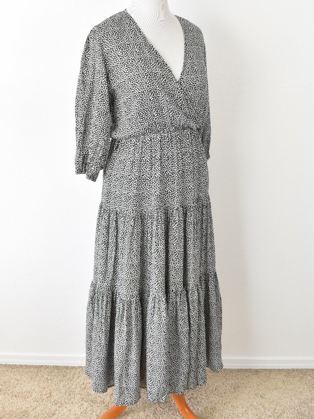 Petal & Pup Hadyn Black and White Faux Wrap Maxi Dress NEW - 10 - Picture 9 of 10
